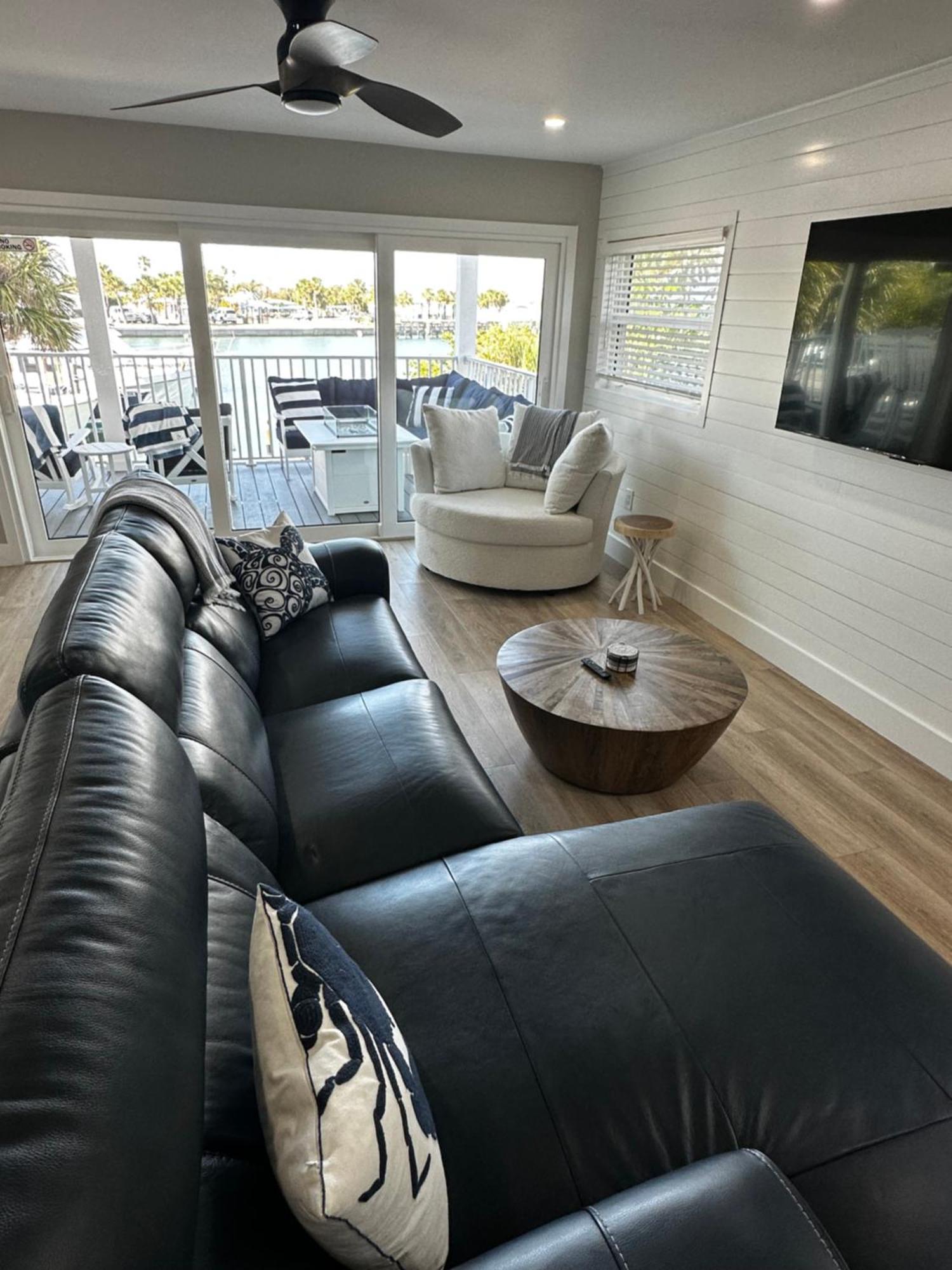 Chadwick Cove Marina Aparthotel Englewood Ngoại thất bức ảnh